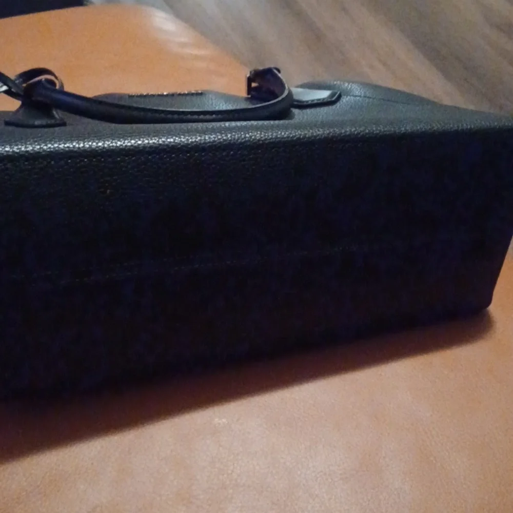 > Michael Kors Black Shoulder Bag